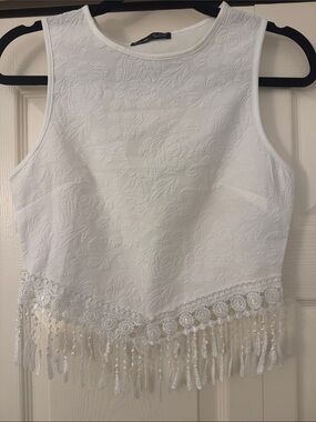 SHEIN White Sleeveless Embroidered Fringe Crop Top